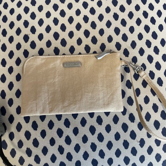 Baggallini Tan RFID Wristlet - Picture 1 of 7